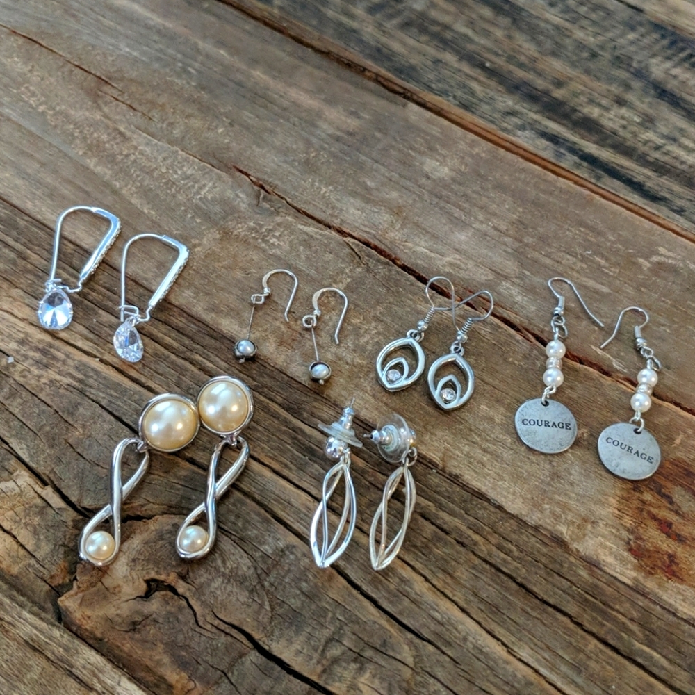 Mixed Lot of Earrings, Earthbound, Cato etc.